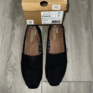 Black toms